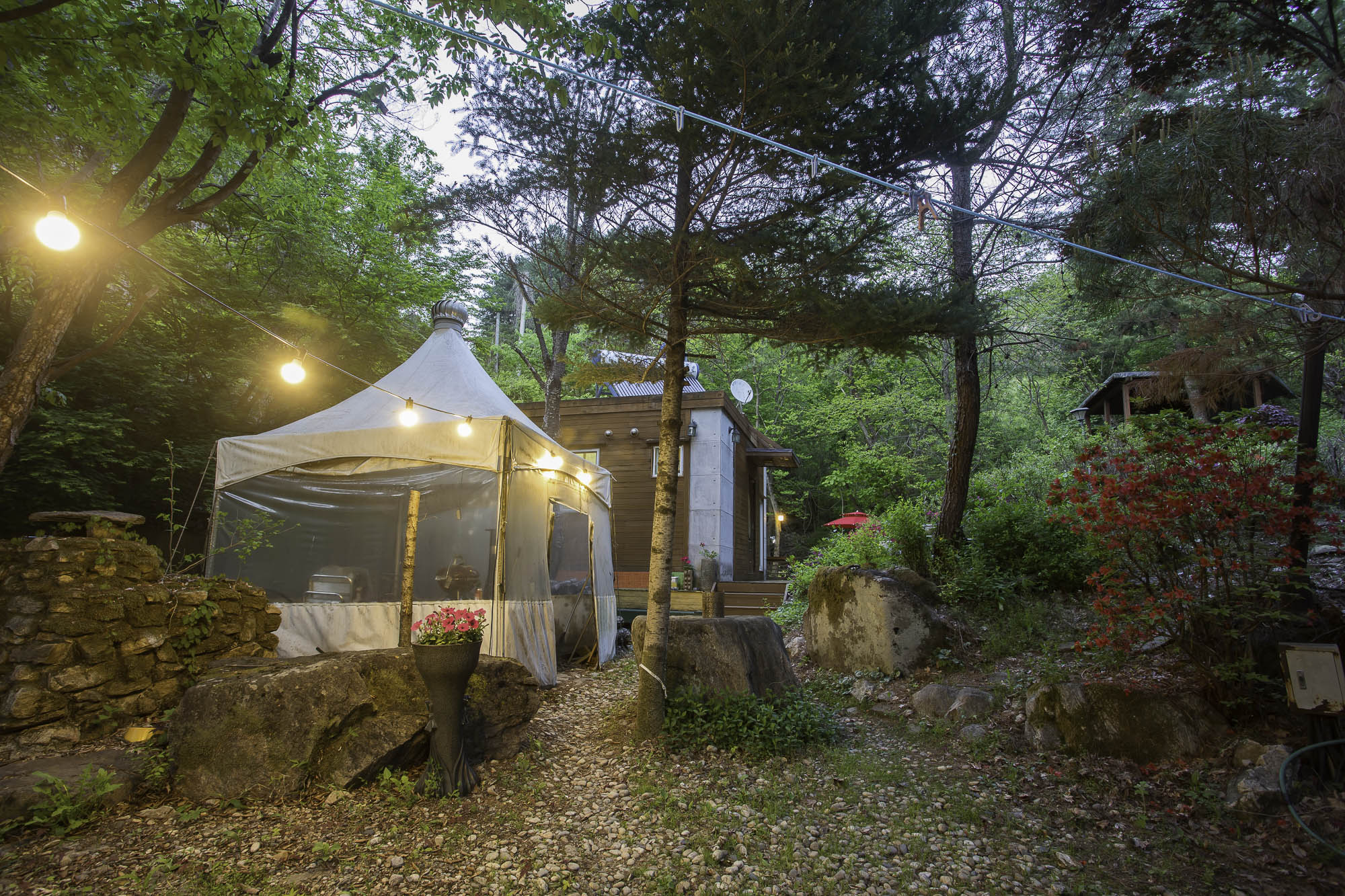 시크릿테라 외부 인테리어 4