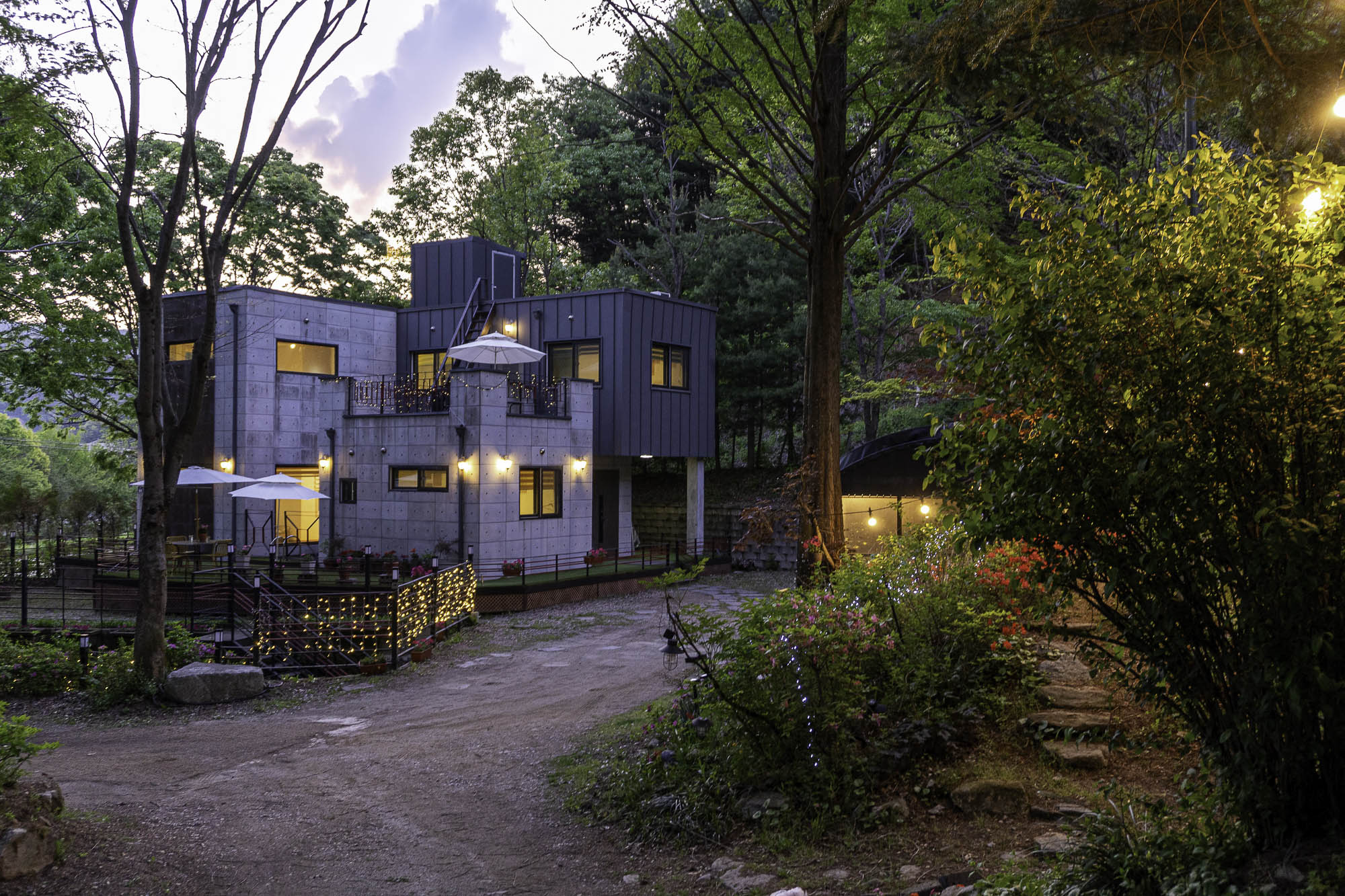 빌라테라 야간 전경 4