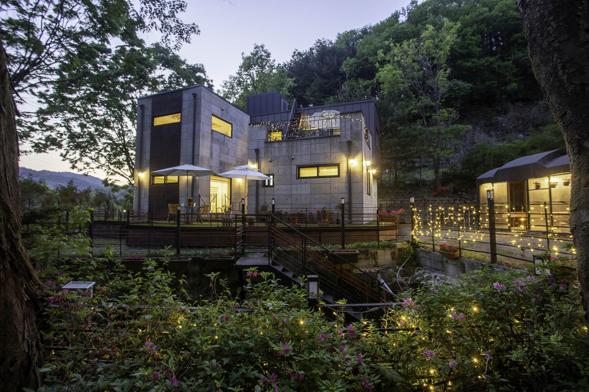 빌라테라 야간 전경 3