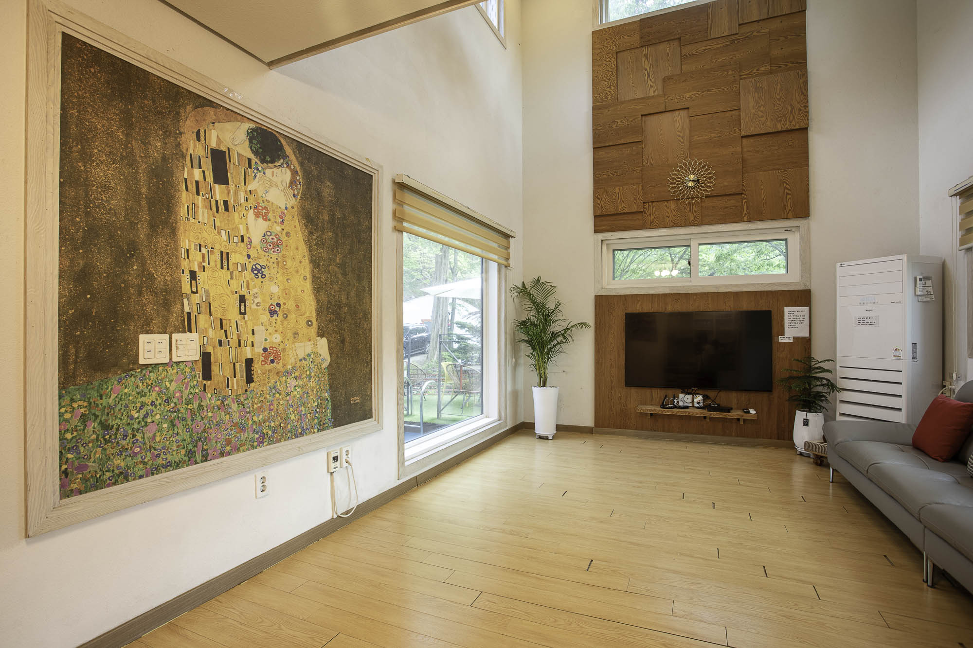 빌라테라 거실 복층 전경 1