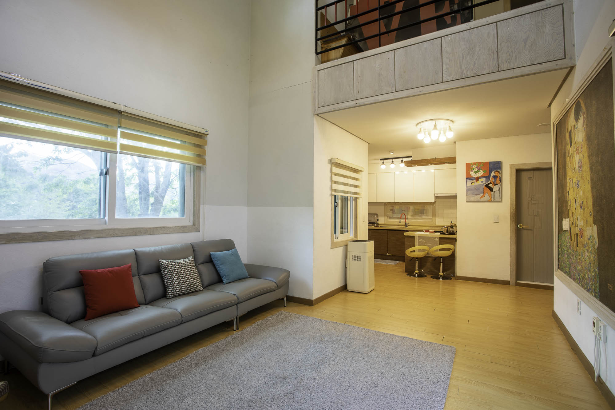 빌라테라 거실 복층 전경 3